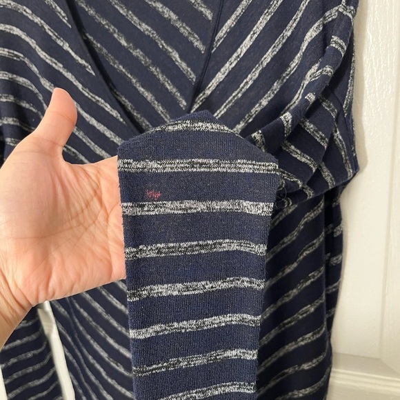 Rag & Bone Navy and Gray Striped Hudson Vee V-Neck Long Sleeve Blouse | size XS - Picture 9 of 9